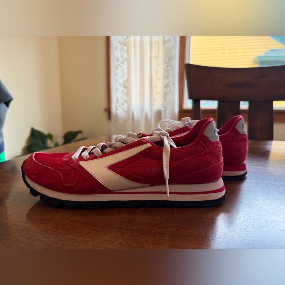Women’s Size 10 Brooks Vintage Sneakers (Red, White)